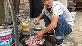 阿远买了10斤牛骨头，和堂哥俩人吃了一盘，140块钱花得真值