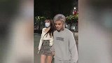 殷世航牵新女友手喊话：套路璐给你两天时间，回来还是离开