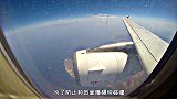 飞机上开窗户会怎样？老外亲自测试，隔着屏幕都替他捏把汗