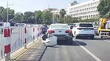不懂就要问，后视镜看得到吗