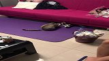 你以为你是猫啊，哪都钻，出不来了吧