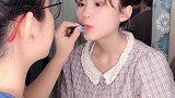 你这口红贵吗刮我嘴唇子了