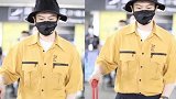 黄晓明甩开油腻，穿黄衬衣清爽帅气，宛若20岁少年