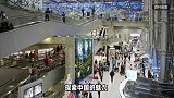 中国地铁站厕所让老外破防？外国网红涌入，惊叹“上海太city啦！”
