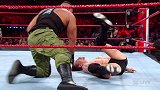 WWE-18年-RAW第1321期：双打赛 AOP VS当地摔跤手集锦-精华