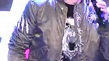 穿紧身绿外套現身 周杰伦亲自说原因