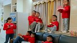家里有个男孩，是一种什么体验，夫妻俩觉得非常幸福！