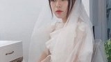 平时很野的女孩子也开始紧张起自己的形象来