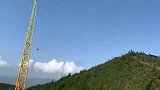 人在前面飞，魂在后面追