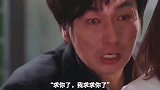歹徒挟持医生闯进手术室，竟苦苦哀求医生放弃手术，真相令人泪崩