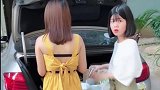 弟弟发工资，结果姐姐妒忌管弟弟要，之后暖心了