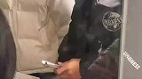男生抽血时异常紧张，把头埋在舍友怀里发出惨叫