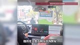 少年夫妻老来伴！长沙男子带阿尔茨海默病妻子跑网约车：一年只有两个退单