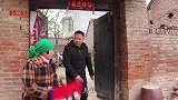 母亲生病，儿子怕传染给老婆孩子不让进门，3个月后恶报来了