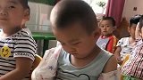 儿子第一次上幼儿园，老师发来一段视频，为娘都没脸去接你了！