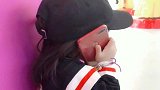 女儿背着妈妈，打电话给爸爸告状，结局太逗了