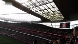 英超-1314赛季-枪迷现场高歌走向温布利-新闻