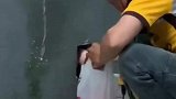 外卖小哥-我在墙洞口麻烦取下餐