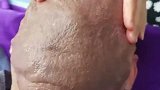兄弟非要体验海澡面膜，看到这一幕，我都替他憋得慌！
