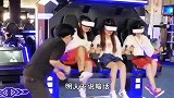 爆笑：妹子玩这种刺激的游戏，千万不要穿裙子，正人君子受不了