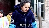 苗大姐出奇招剁辣椒炒粉，手忙脚乱急死人，吃粉有人抢似的