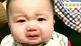小宝宝咬了妈妈被训，他的反应太委屈了！