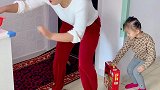 妈妈原来这么爱吃螃蟹成功上当了！