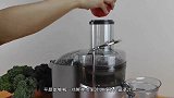 好好的“麦当劳”美食，老外竟扔进榨汁机了？成品这味太上头了！