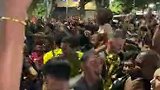 巴西名单公布！内马尔获征召场外球迷陷入沸腾