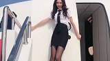 还是第一次见空乘姑娘这样关舱门，我真是服了！