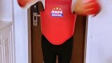 难道去参加同学聚会非得这么打扮吗，看来你的占有欲太强了