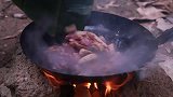在野外, 做火焰烧鸭, 简简单单却鲜香四溢