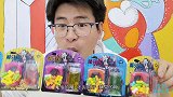 眼镜哥吃“趣味果酱魔牙糖”，迷你多彩骨头棒，戴假牙吃好费劲