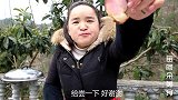 苗大姐吃腊肉了，苗族过年每家必吃的肉，看得馋死了