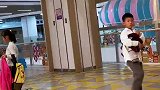 男子出差和老婆打好招呼提前回家，试探儿子和闺女的反应
