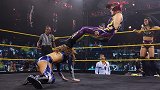 NXT第627期：紫雷联手佐伊对战斯通品牌 拉蕾现身场外干扰