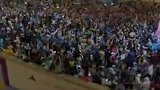 晋级决赛后卢赛尔球场外的阿根廷球迷聚集庆祝 太震撼了