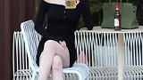 小姐姐这身材这颜值，一定是男生爱慕女生羡慕的类型吧！