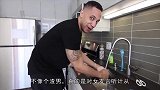 国外惊现二十四孝男友，这种秀恩爱没见过，被女友玩坏了