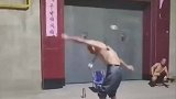 大爷花式炫技，一套动作行云流水