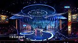谢娜上演经典名曲，本来就是对口型还不小心抢拍，这也太尴尬了