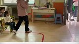 侄女参加防拐演练，看见劫匪是舅妈跟着
