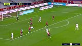 第19分钟里昂球员孟菲斯射门 - 打偏