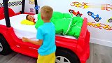 神奇的孩子把玩具车从世界的一边，尼基塔和世界其他地方。