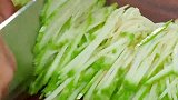 这个菜不知道叫什么名，只有过年过节才吃得上