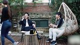 郎朗突然用手推开吉娜，谁注意吉娜下意识反应？够我看十遍