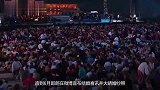 郎朗老婆穿紧身衣秀蚂蚁腰，不料大长腿更吸睛，网友郎朗幸福了