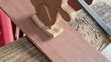 木工师傅打造，能够自动行走的玩具