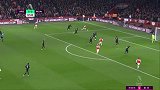 红魔右路被打穿！拉卡倒地送助攻 佩佩左脚爆杆破门