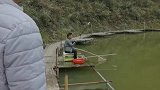 搞笑：你不是在家陪老婆，怎么会在这里钓鱼